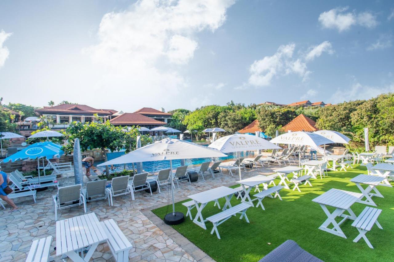Hotel The Capital Zimbali à Ballito Extérieur photo The swimming pool at the resort
